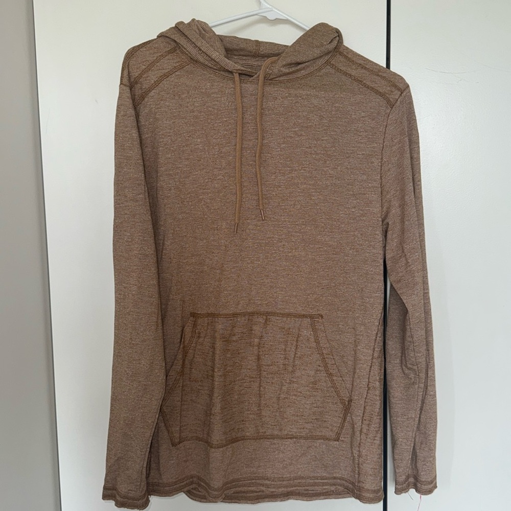 Medium long sleeve with hood